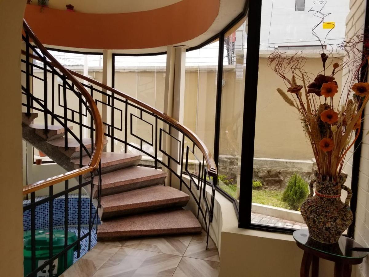 Hostal El Confort Quito Norte Εξωτερικό φωτογραφία